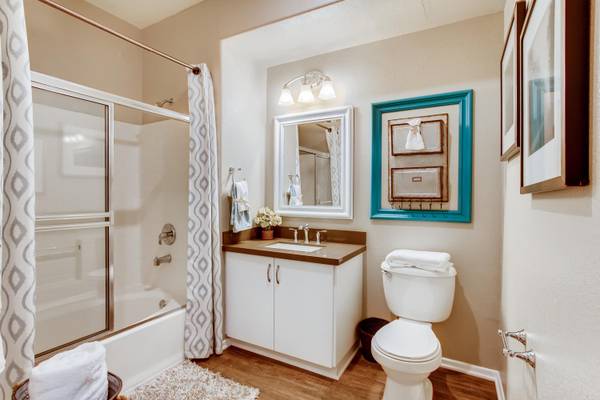 $2,855 / 1br - 753ft2 - Perfect 1-Bed! 🏃 Hurry In! W/ PATIO Parking Inc. & In Unit W/D M103 (La Jolla)64037220466179120