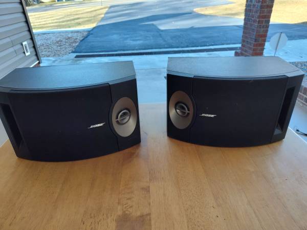 Bose speakers 201v 1