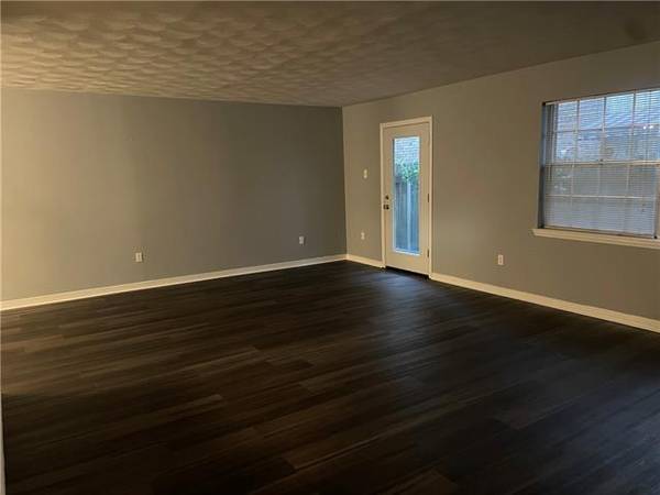 $1,450 / 2br - 1300ft2 - Renovated Metairie Apartment with Washer/Dryer in Unit! (Metairie, LA)63791870260355121