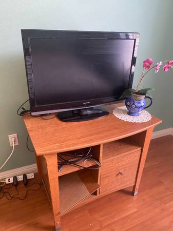 32” digital 1080 TV 1