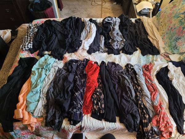 Women’s Designer & Mid-Tier Tops Lot – 38 Pieces 1
