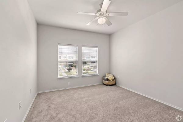 $1,899 / 2br - 1299ft2 - Joshua's charm: Perfect 2 bed, 2 bath in a coveted area. (Joshua)63867603439747121
