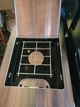 WEBER  435 LP GRILL W/ SIDEBURNER - $1,400 (New Berlin)63470462464001124