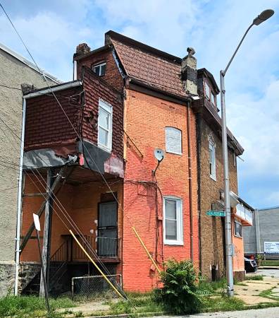 $64,900 🏠Fin de fila DOS UNIDADES 64.9k!! Tienda de esquina y residencia Valor increíble (baltimore)63694744128899121