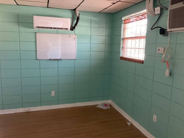 $550 / 5000ft2 - Retail space central air bathroom, tile floors, Titusville (1313 s Washington ave Titusville, Florida)63823720813187121