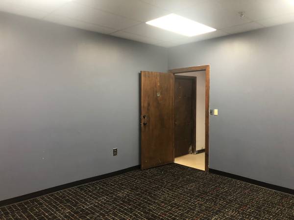 $445 / 200ft2 - OFFICE SUITE 37 TARBORO NC (1600 WESTERN BOULEVARD TARBORO NC 27886)63987472188162124