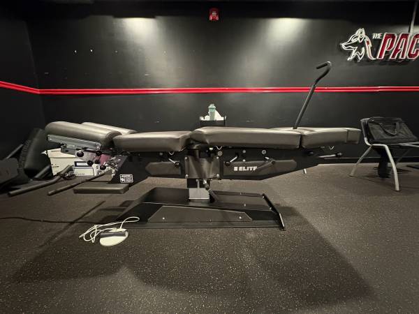 Elite Hydraulic Flexion-Distraction Table 1