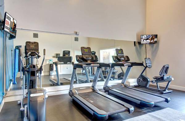 $1,713 / 1br - 708ft2 - Spice Up Your Life at Centrepointe! Discounts for Boeing and Military! (Everett)63688443687171123