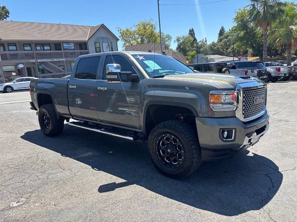 2017 GMC Sierra 2500HD Denali Crew Cab*4x4*Paquete de remolque*Cámara trasera* - $41,999 (Supreme Auto Llame al 916-695-3086 fair oaks)63470760378755124