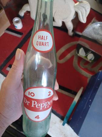 Vintage Dr Pepper Half Quart 10-2-4 Glass Soda Bottle 1