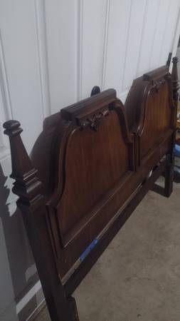 Queen headboard solid wood 1