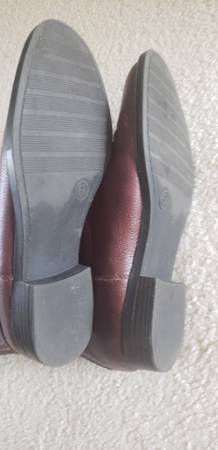 Women's size 6 1/2 boot - $1063442981023491123