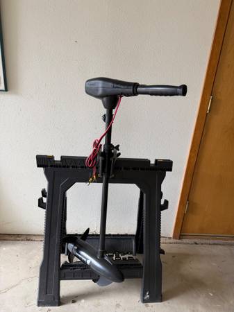 ELECTRIC TROLLING MOTOR 1