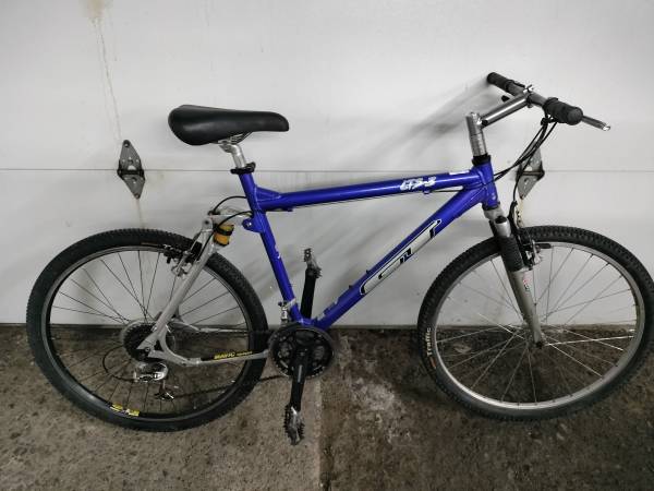 Nice Aluminum Full Suspension GT LTS 3 Mountain Bike 1