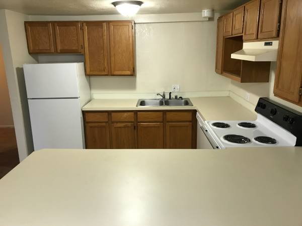 $1,799 / 2br - 1008ft2 - Huge 2 bedroom 1 bath! (Anchorage - Russian Jack Park)64014169628545124