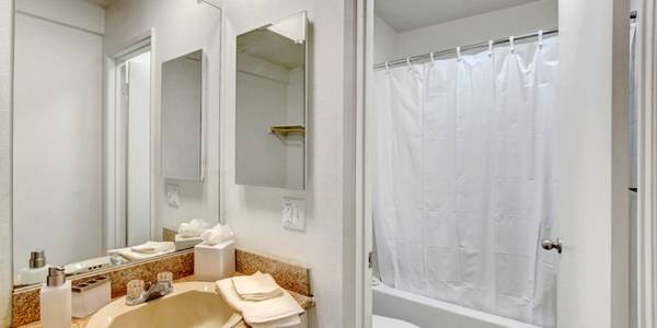 On-Site Laundromat, Full kitchens, Bad Credit Ok 1