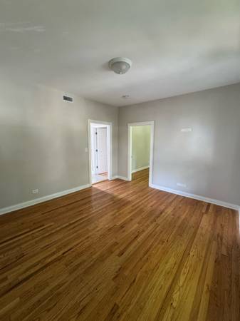 $1,700 / 2br - 1000ft2 - Renovated - LARGE 2 Bedroom (Cicero - Berwyn Area)64041646828929120