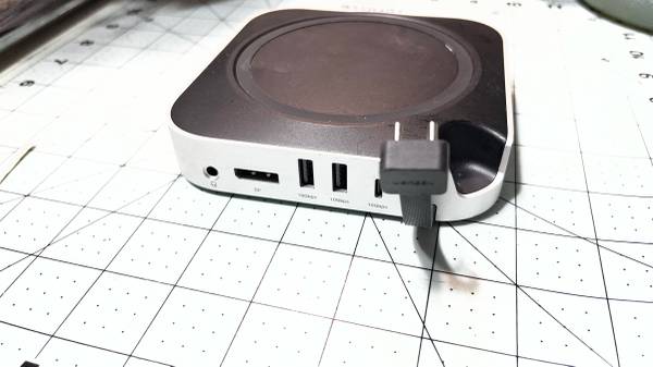 UGREEN Mac Mini M4 / M4 Pro Dock + NVMe SSD Enclosure 1