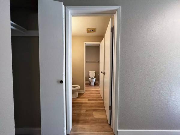 $1,945 / 2br - 933ft2 - Unbeatable location! 2 bed, 1.5 bath - Ready for move-in! (Tacoma - West End)63910063427587121