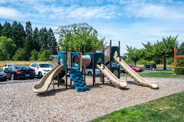 $1,356 / 1br - 575ft2 - Dishwasher, Pool, Individual Climate Control, Free, Reserved Parking (Sommerset Weset- Elmonica South neighborhood in Beavert)63831771416577123