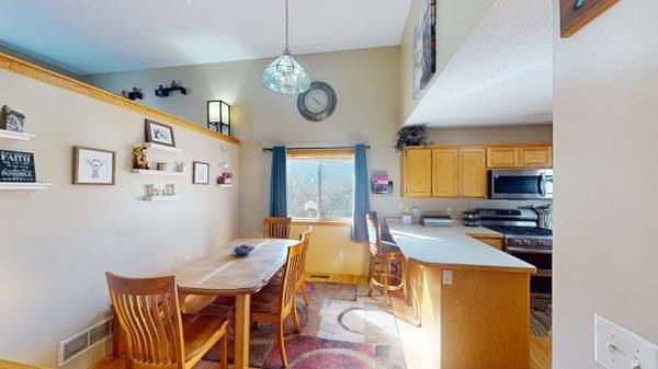 $339,900 / 4br - 1806ft2 - Spacious, Move-In Ready Home in Prime Elk River Location — 4BR/2BA (18539 Queen Street NW)63868699643523124
