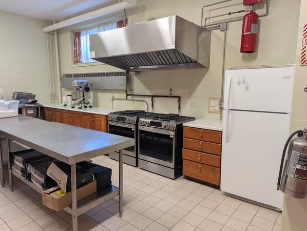 Cocina comercial para hornear en alquiler ($1,000, Norwood)63699488266625122