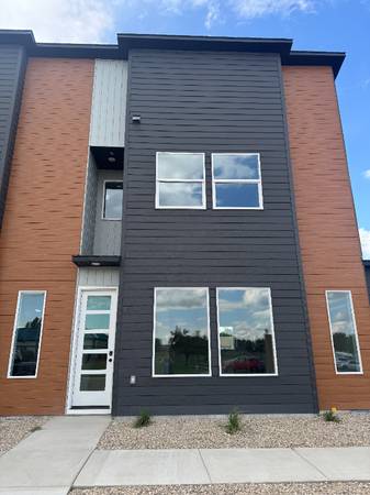 $2150.00 / 3br - 1700ft2 - Modern 3 Bed, 2.5 Bath Unit in Nampa | 601 Stampede Drive | $2150/mo64003312060803120