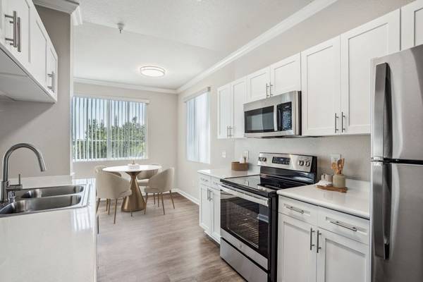 $2,204 / 2br - 1085ft2 - Special! Apply 24hrs of Tour get 1st Month Rent Free/ Spacious 2BD 2BA64043836246147124
