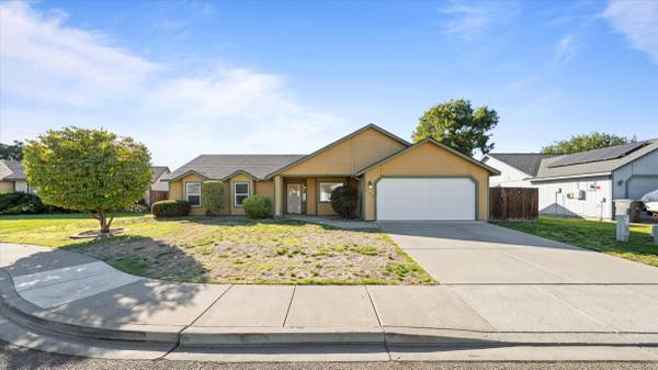 $395,000 / 3br - 1558ft2 - ✨ ¡ACABO DE LISTARSE! Enamórate de esta joya lista para mudarse en Kennewick! (Kennewick)64054939208066120
