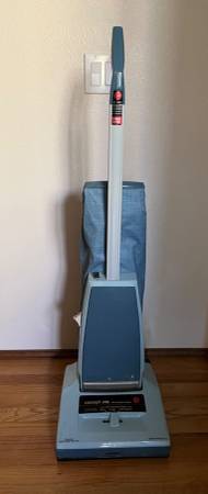 Upright Vacuum by Hoover 1