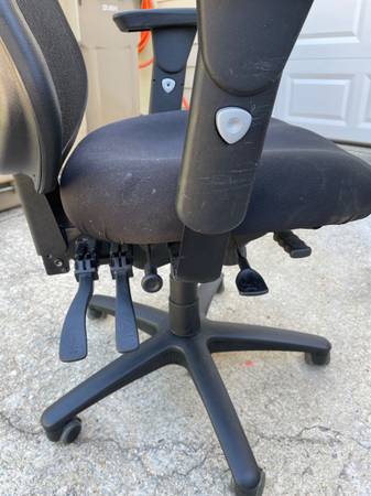 Nice Office chair - $30 (John’s creek)63470457686659122
