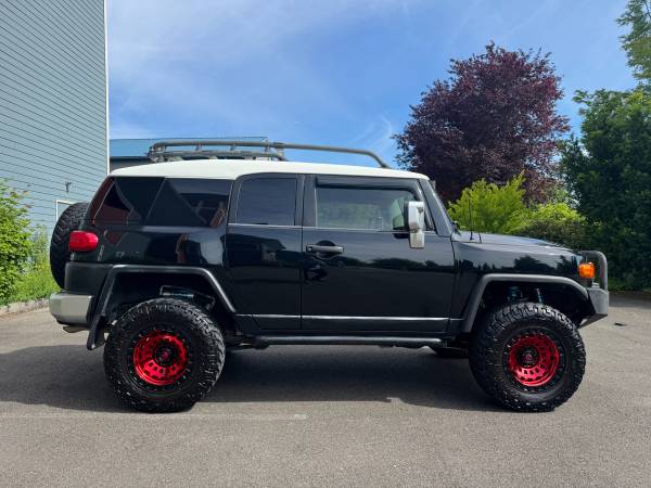 2007 Toyota FJ Cruiser Off-Road Lifted Manual W/4x4 - $16,995 (Daily Deals Auto Sales Lynnwood)63470613023491124