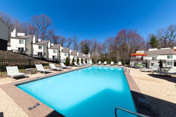 $1,519 / 2br - 946ft2 - $$$ 600.00 Oferta de mudanza $$$ (Johnson City)63847539894785121