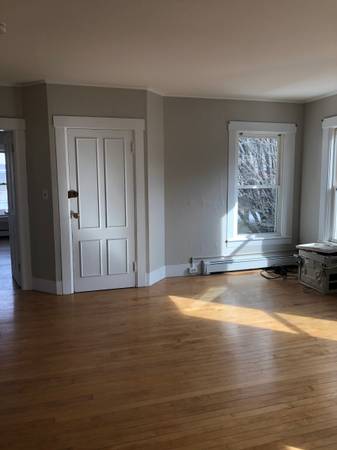 $1,950 / 3br - Bright & Sunny 3 Bedroom - Includes Heat!63784617338627123