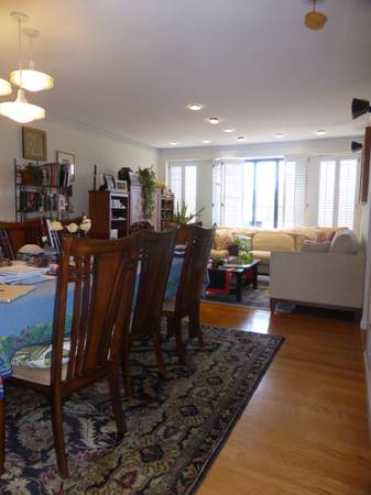 $3,750 / 2br - 1050ft2 - Modern 2-bed 2-bath Penthouse in Brookline (garage / MBTA / laundry) (Brookline)63856552867587122