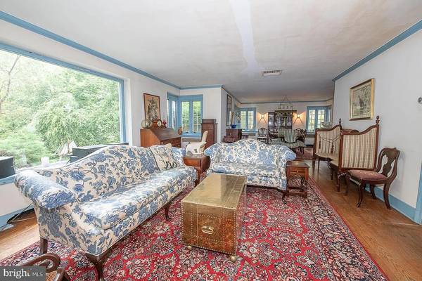Ethan Allen Chippendale Sofas 1