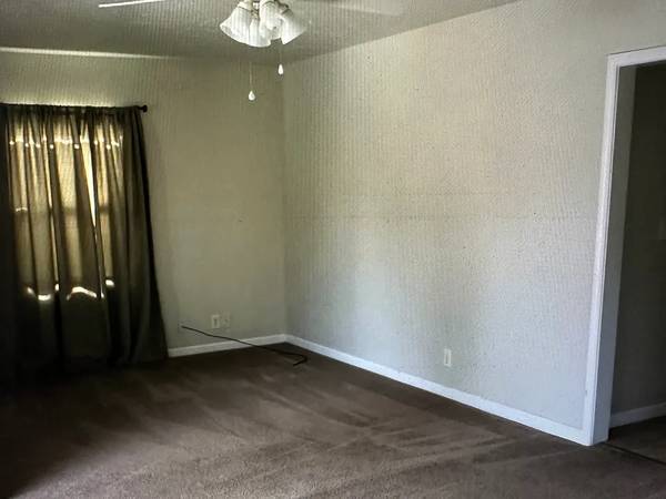 $1,240 / 1br - Private and Quiet Home at the End of a Court (hollister)64045028680707123