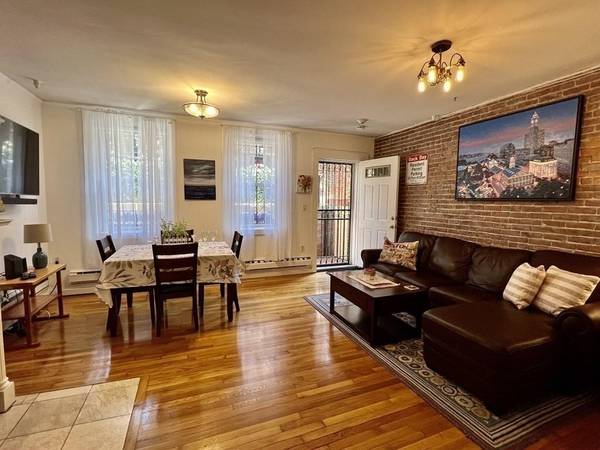 $1,800 / 1br - 543ft2 - Bright 1bed, 1bath home64213536358658121