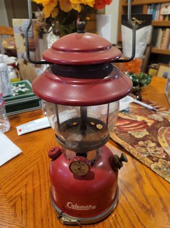 Vintage COLEMAN Lantern Single Mantle Model 200 A 1