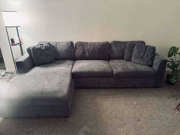 Gray L shaped sectional sofa with chaise 1