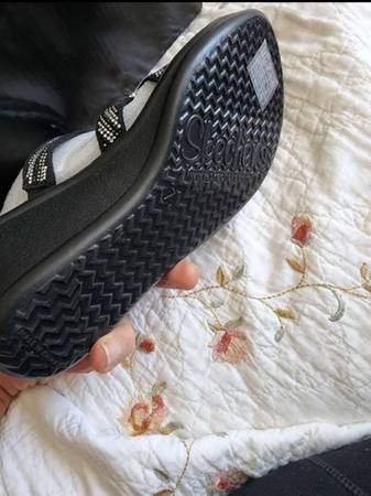 Skechers sandals 1