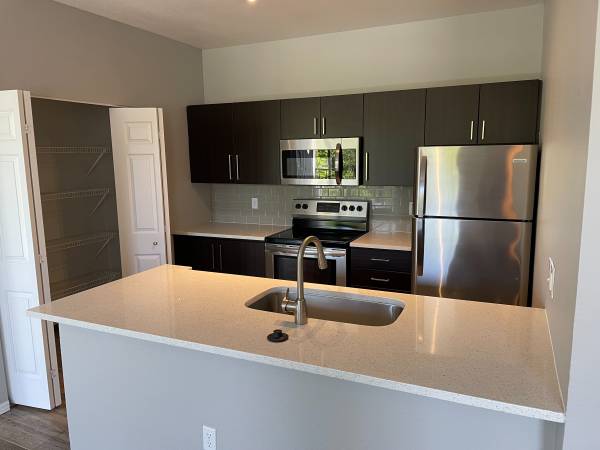 $2,242 / 2br - 1118ft2 - Spaces to inspire. Don't miss our 2 BR, 2 BA. (Beaverton - Nike)63820848881409122