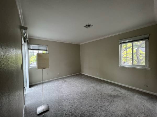 $1,500 Master Bedroom with Bath (oakland hills / mills)63847021454977121