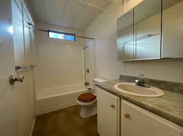 $725 / 2br - Beautiful 2 Bedroom 1 Bathroom Cabin (Westwood, CA)63689699404417120