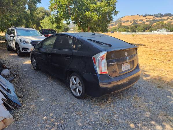 2012 Toyota Prius - $2,000 (morgan hill)63617800015873120