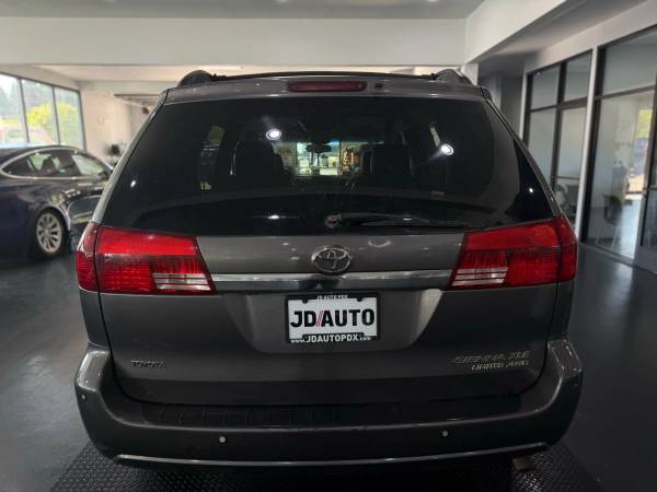 2005 Toyota Sienna XLE Limited Minivan 4D V6, 3.3 Liter - CUDL CERTIFI - $3995.0063469759432449124