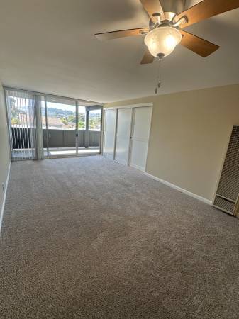 $2,565 / 1br - 735ft2 - Top Floor Modern 1X1 w/ Large Balcony Steps From Hillsdale Mall! (san mateo)63658079720835124