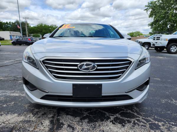2017 Hyundai Sonata - $12,950 (102 e. Nichols Spring Hill ks.)63621970231427124