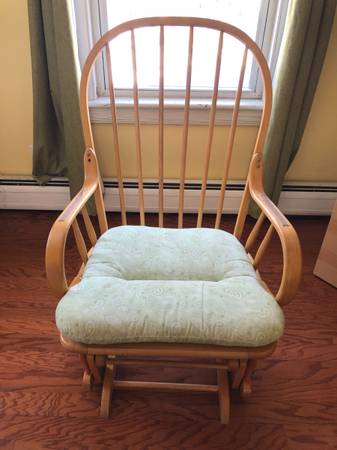 Conant Ball Gliding Rocker Glider Chair For Nursery - Made In Canada - $40 (Parkville, Hartford)