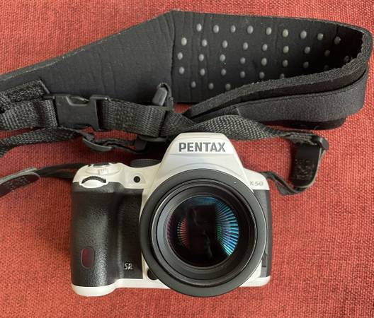Mint Pentax DSLR K-50 White / Black Snow Body Only - photo/video